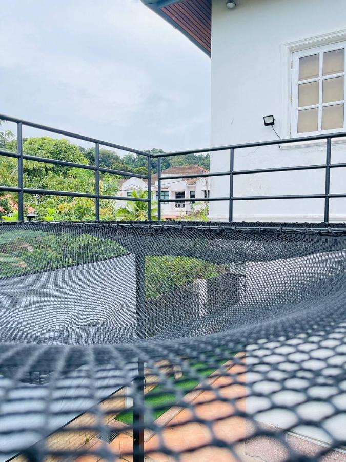 Trendy Family Getaway By Stayco - Mini-Pool, Outdoor Cinema, Air Loft, Ps4, Ktv - Just 2 Mins To Beach! Бату-Феррінгі Екстер'єр фото