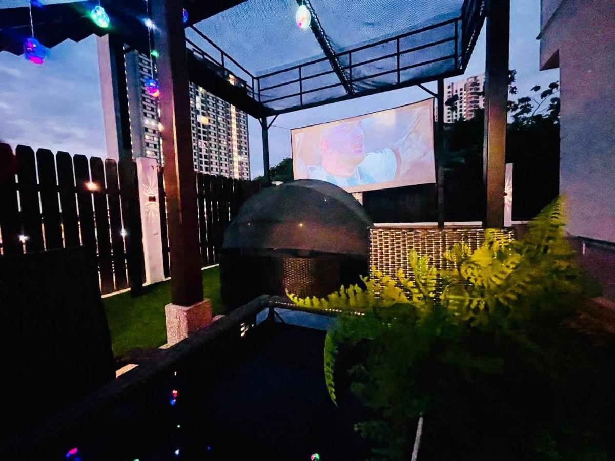 Trendy Family Getaway By Stayco - Mini-Pool, Outdoor Cinema, Air Loft, Ps4, Ktv - Just 2 Mins To Beach! Бату-Феррінгі Екстер'єр фото